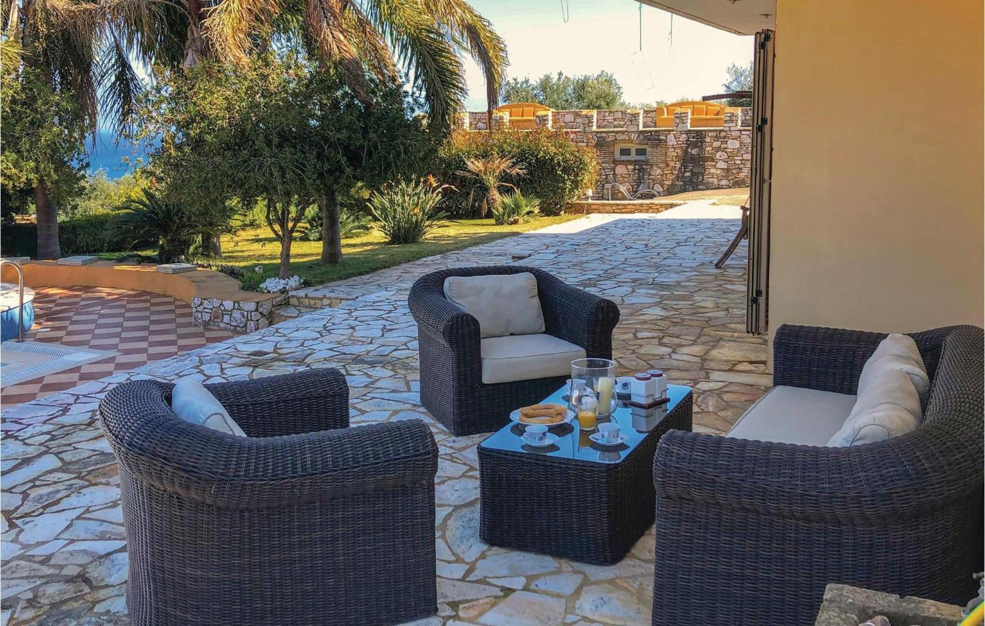 Amazing Home In Koroni With Wifi Koróni Exterior foto